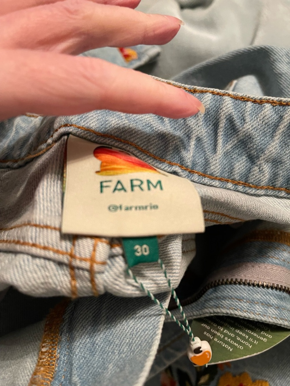 NWT FARM RIO Summer Garden Floral Embroidered Denim Shorts SZ: 24-32 - Picture 14 of 16